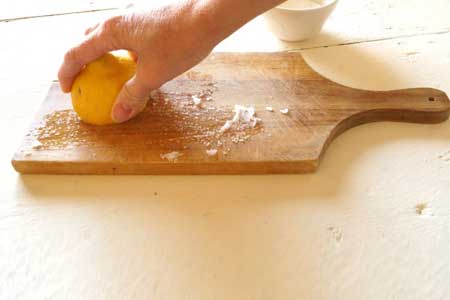 Cleaning Chopping Boards