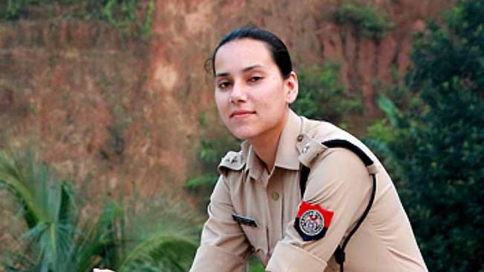 7 Reasons Ips Officer Sanjukta Parashar Is Truly Formidable She has secured 85th all india rank. thestorypedia