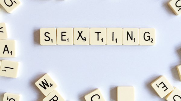 Do not Sext on Whatsapp Groups