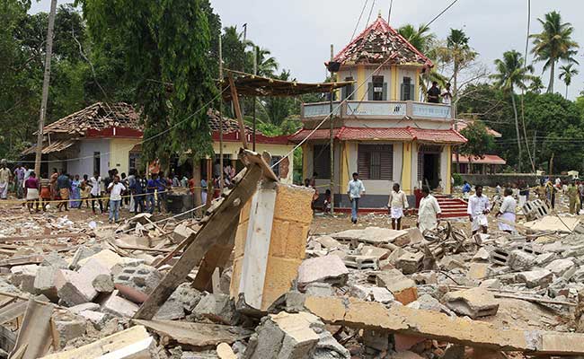 kerala-temple-fire-reuters_650x400_71460274845