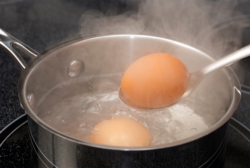 boiling-eggs