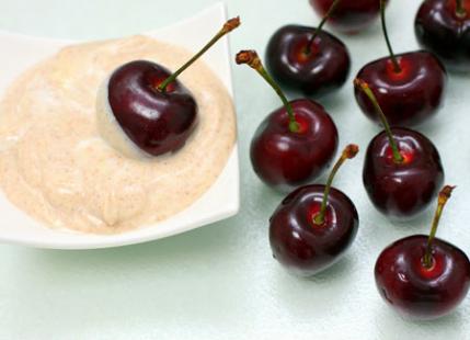 snacks_cherries-yogurt