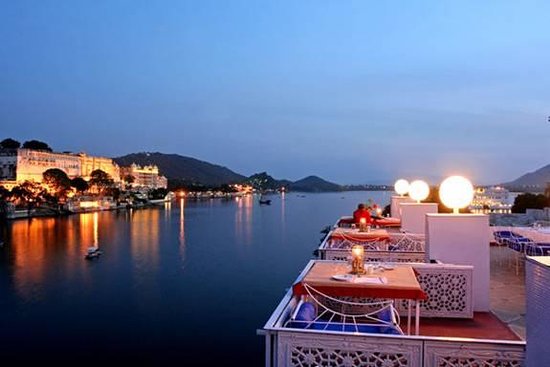  Lake Pichola 1472144474_chandni_4