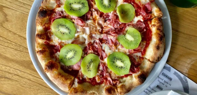 Kiwi On Pizza Reminds Us Of These Pineapple On Pizza Memes 0934